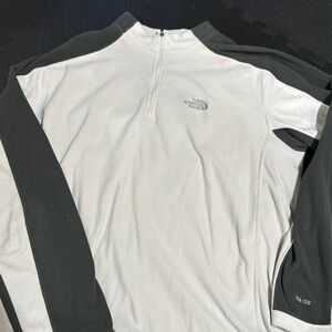 Men’s large The North Face Long Sleeve fleece TKA 100